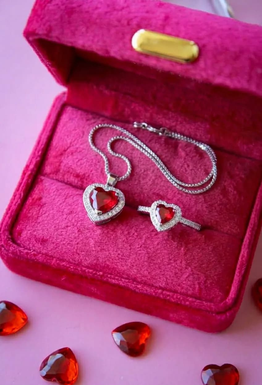 Snow White Heart Set